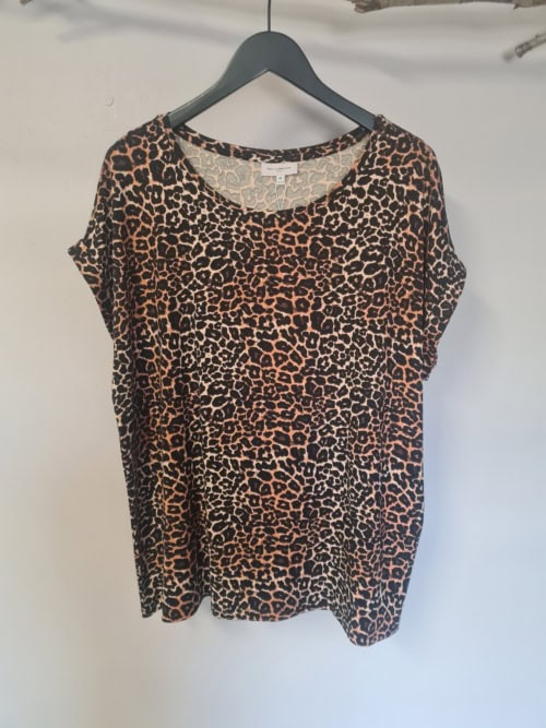 Only Moster O-Neck Top Leoprint BM: M:130 L:140 XL:150 Lg:75 Vejl.199,95