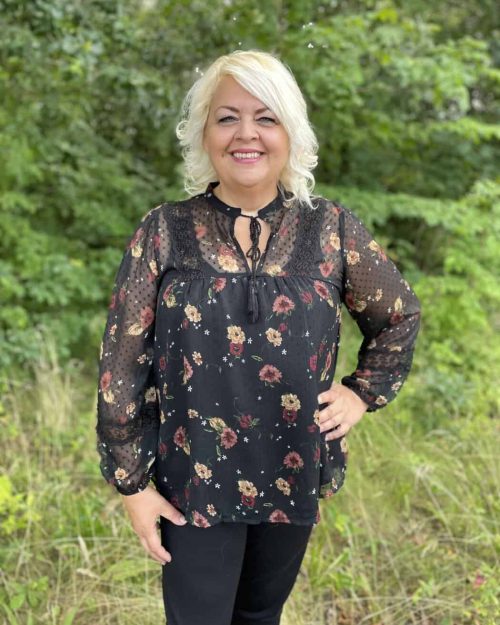 Only Tessa skjorte sort m/blomster BM: 46:120 48:125 50:130 52:135 54:140 Lg:70 Vejl.279,95