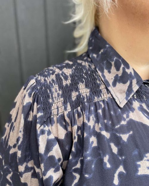 Alternative view of Vanting Tunic m/smock mocca/navy/sort combi BM: S:125 M:135 L:145 XL:150 Lg:100/110 Vejl.419,95