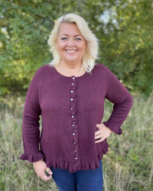 Alternative view of Cassiopeia Cloessa Strik Cardigan M/Flæse Detaljer Bordeaux Melange BM: S:120 M:130 L:140 XL:150 Lg:70 Vejl.349,95