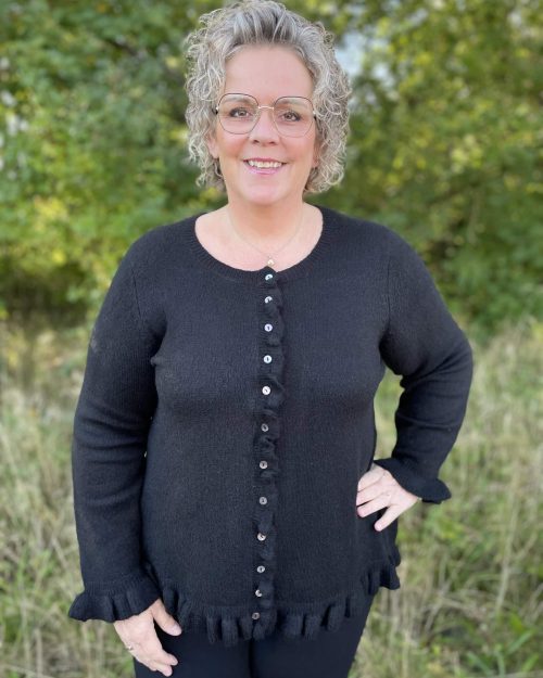 Alternative view of Cassiopeia Cloessa Strik Cardigan M/Flæse Detaljer Sort BM: S:120 M:130 L:140 XL:150 Lg:70 Vejl.349,95
