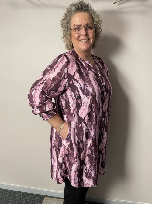 Alternative view of Vanting Tunic 9692 Med Mønster Bordeaux Combi BM: S:125 M:135 L:145 XL:155 Lg:95/100 Vejl.419,95