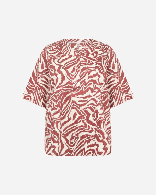 Wasabi Lianne 1 Kortærmet Bluse M/Print Rustrød/Creme BM: S:125 M:135 L:145 XL:155 Lg:75 Vejl. 499,95