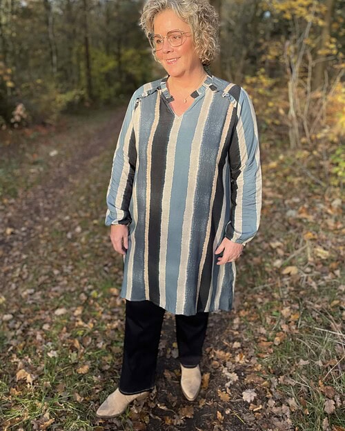 Alternative view of Cassiopeia Nadianna Tunic Blue Combi BM: S:120 M:130 L:140 XL:150 Lg:95/100 Vejl.399,-