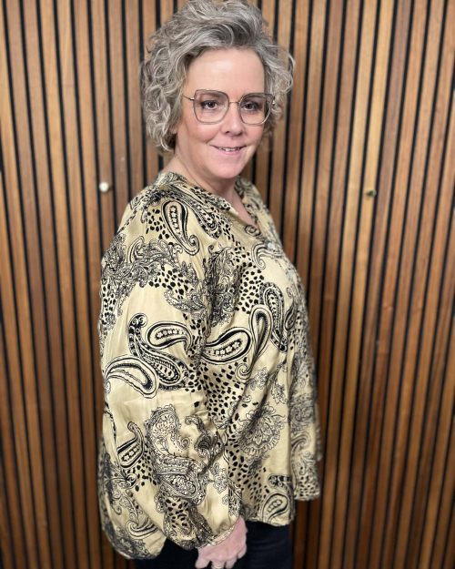 Qnuz Ramen Skjorte/Bluse Camel M/Sort Print ONE SIZE BM:140 Lg:80 Vejl. 539,95
