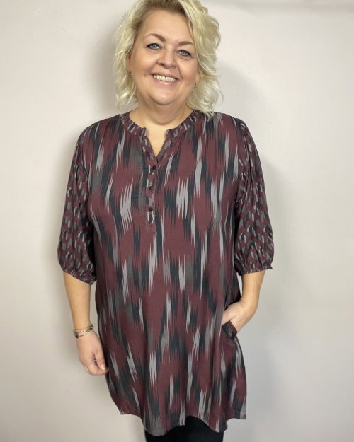 Vanting Tunic bordeaux combi BM: S:125 M:130 L:140 XL:150 Lg:90/108  Vejl.449,95