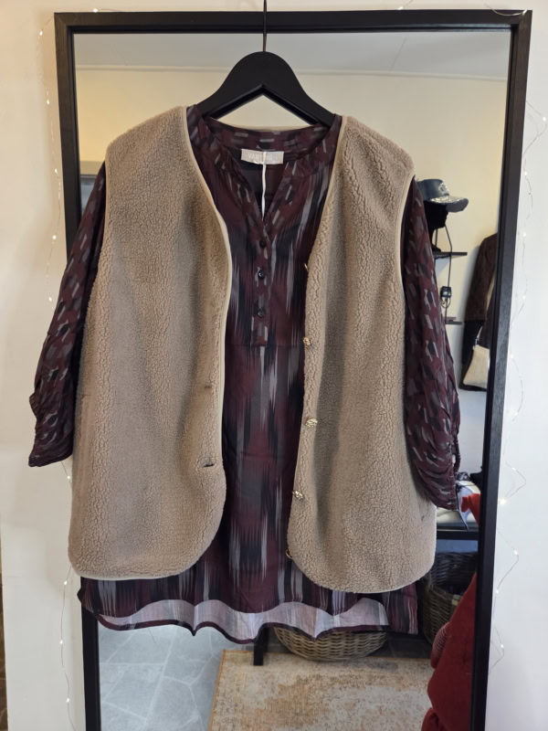 SÆT Bamse vest og bluse str. S Vejl. 650,-