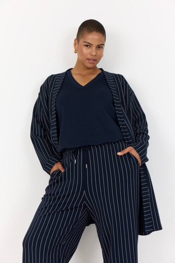 Wasabi Laena 2 Stribet Åben Cardigan Med Modal Navy/Creme BM: S:130 M:140 L:150 XL:160 Lg:95 Vejl. 399,95 - Billede 3