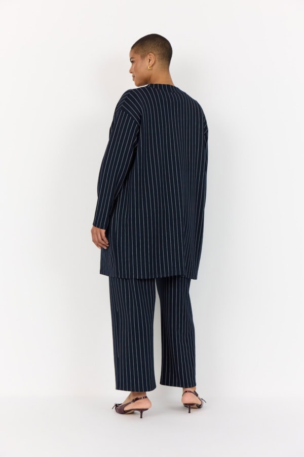 Wasabi Laena 2 Stribet Åben Cardigan Med Modal Navy/Creme BM: S:130 M:140 L:150 XL:160 Lg:95 Vejl. 399,95 - Billede 2
