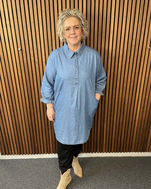 Vanting Tunic 9795 m/lommer light blue denim BM: S:125 M:135 L:140 XL:150 Lg:95 Vejl.419,95