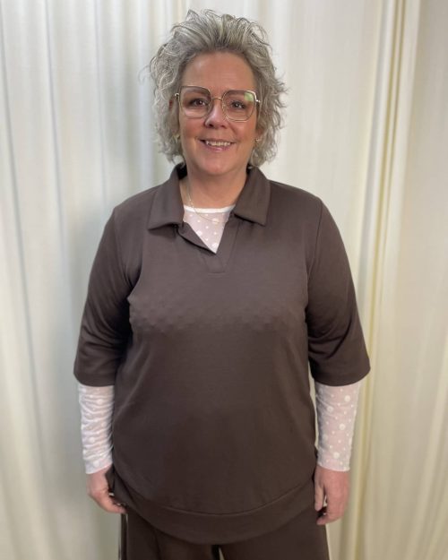 Alternative view of Wasabi Sabina sweat bluse brun. BM: 42:125 44:130 46/48:140 50/52:150 Lg:75 Vejl.349,95