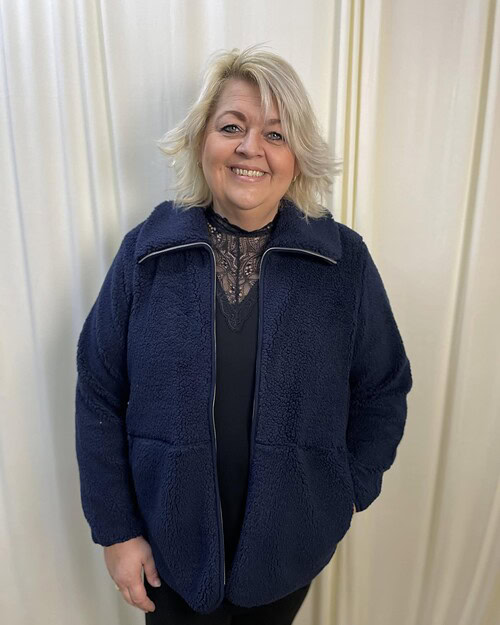 Wasabi Nettie 2 Bamse Cardigan M/Lynlås Navy BM: S:130 M:140 L:150 XL:160 LG:75 Vejl. 399,95