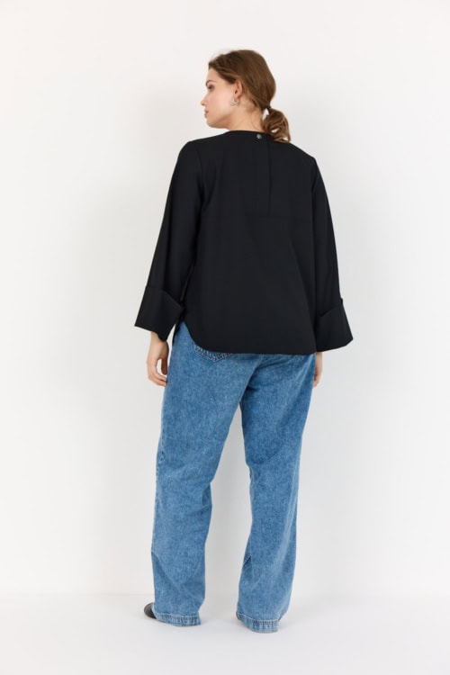 Alternative view of Wasabi Christina 1 Sort Bluse BM: 42:115 44:120 46/48:130 50/52:140 54/56:150 Lg:77 Vejl. 499,95