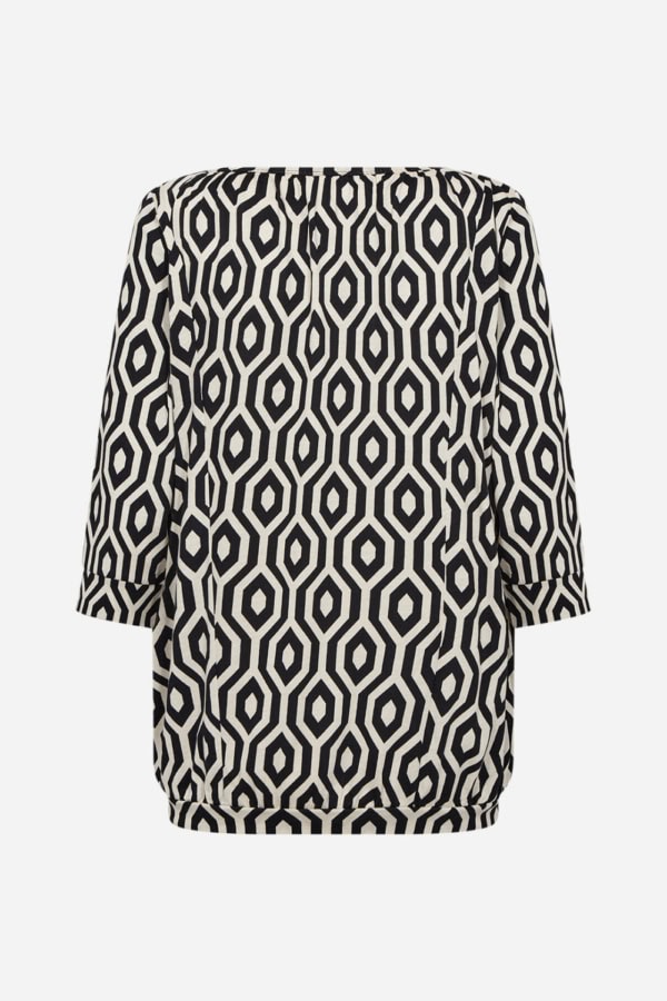 Wasabi Cenette 1 Kortærmet Bluse M/Geometrisk Print Sort/Creme BM: 38:95 40:105 42:115 44:125 46/48:135 50/52:145 54/56:155 58:165 Lg:77 Vejl. 299,95 - Billede 5