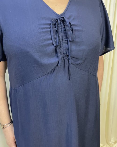 Alternative view of Only Cecilia V-Neck Knee Dress Navy BM: 46:125 48:130 50:135 52:140 54:145 LG:105 Vejl. 279,95