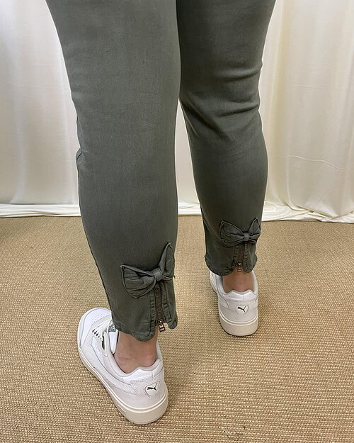 Alternative view of DNY Novi Capri Jeans Twill M/Sløjfe Grøn SKL:68 Vejl. 599,95