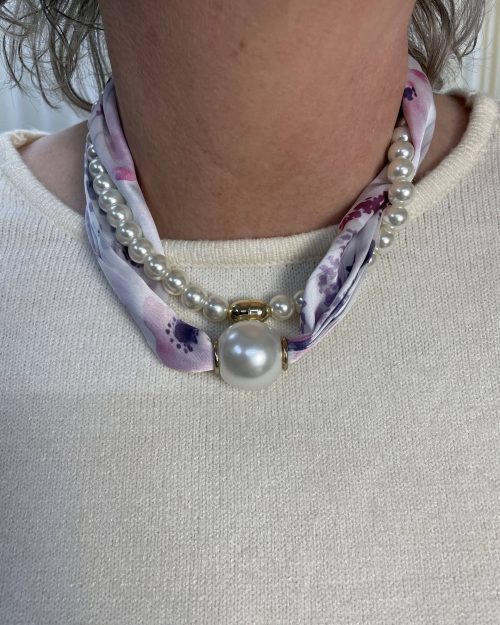 Vanting Tørklæde + Perlekæde Med Magnet Lukning Lys Lilla/Rosa m/Blomster Vejl. 119,95
