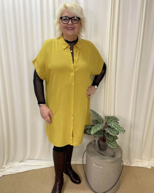 Wasabi Sia 5 Skjorte Tunic Kortærmet Mustard Gul BM: 44:135 46/48:145 50/52:155  LG:105 Vejl. 349,95