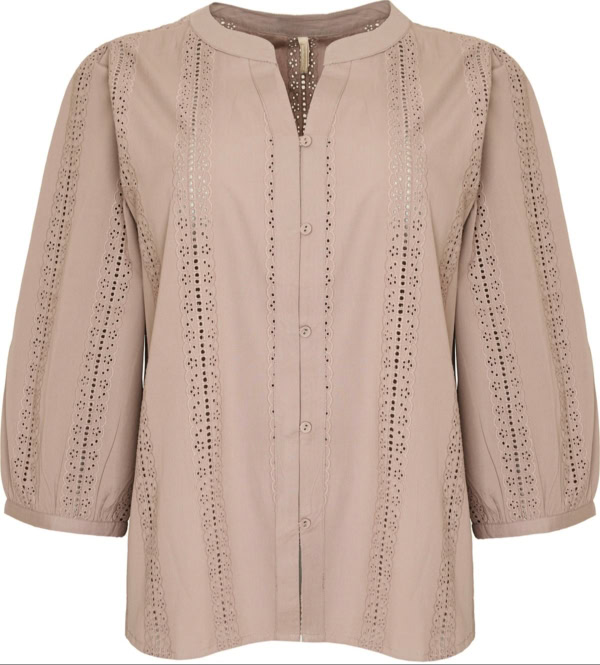 Cassiopeia Katenette Skjorte M/Broderi Latte BM: S:120 M:130 L:140 XL:150 Lg:75 Vejl. 399,-