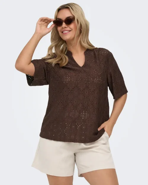 Only Hellen V-Neck Kortærmet Bluse Brun Hulmønster BM: S:120 M:130 L:140 XL:150 LG:75 Vejl. 199,95