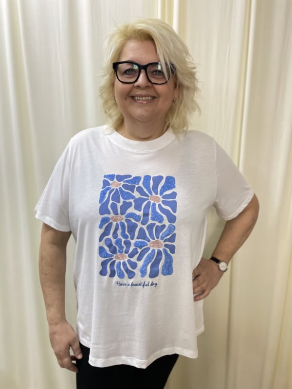 Only Alberte T-Shirt Hvid M/Blå Print BM: S:125 M:135 L:145 XL:155 Lg:70 Vejl. 159,95 - Billede 3
