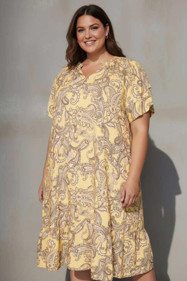 Cassiopeia Majette Kortærmet Kjole Paisley Print Gul Combi BM: S:125 M:135 L:145 XL:155 LG:75 Vejl. 350,-