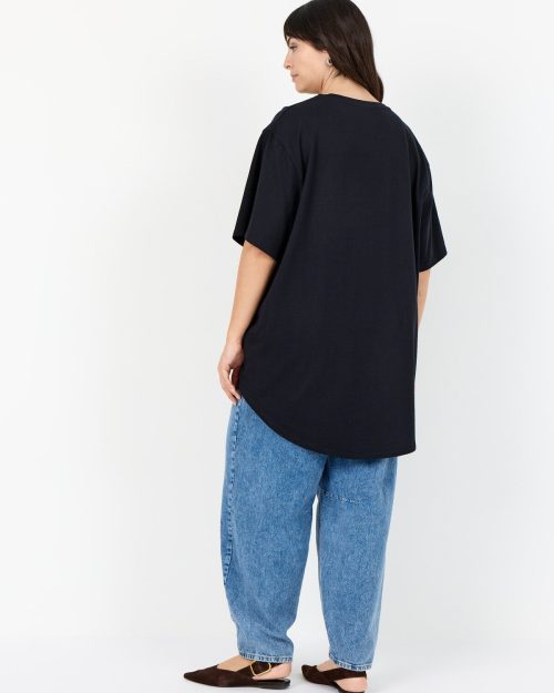 Alternative view of Wasabi Verona 9 Lang T-Shirt Tunika Sort M/Lomme BM: 42:120 44:125 46/48:135 50/52:145 54/56:155 Lg:85/90 Vejl. 349,95