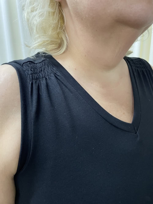 Alternative view of Only Coral V-Neck Top Uden Ærmer Sort BM: S:115 M:125 L:135 XL:145 LG:75 Vejl. 149,95