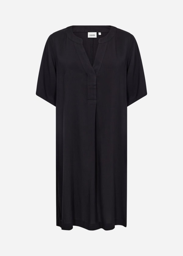 Wasabi Sia 43 Tunic Kortærmet Sort BM: 44:120 46/48:130 50/52:140 LG:110 Vejl. 349,95