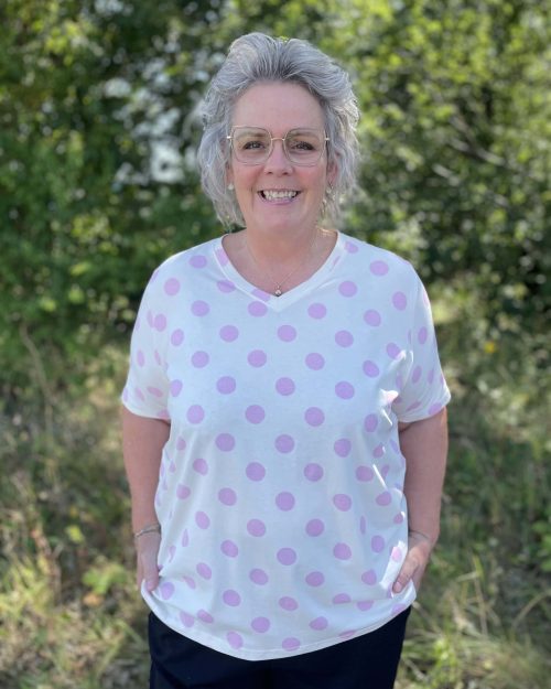 Cassiopeia Jennifer T-Shirt Råhvid M/Rosa Prikker BM: S:125 M:130 L:140 XL:150 LG:75 Vejl. 299,-