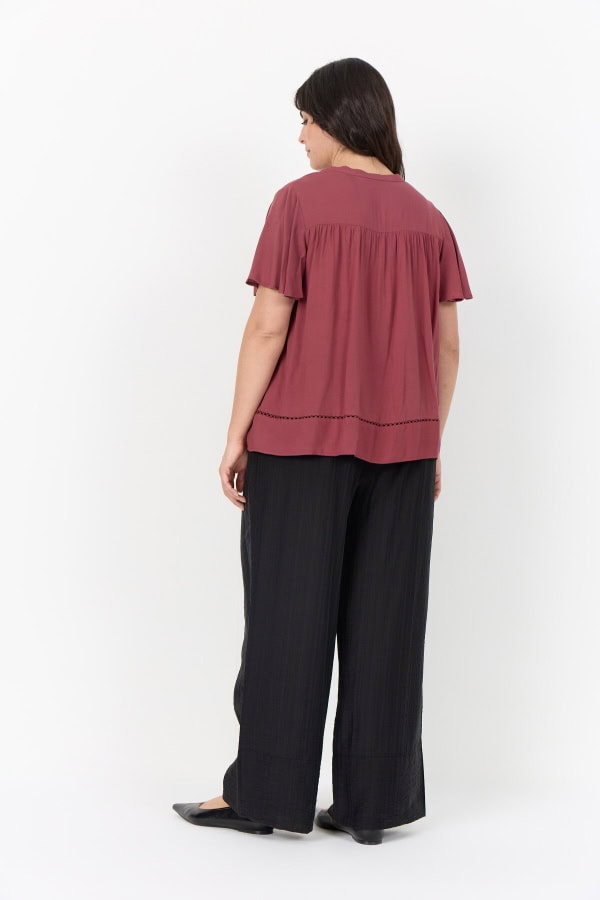 Wasabi Sia 44 Kortærmet Bluse Bordeaux BM: 42:125 44:130 46/48:140 50/52:150 54/56:160 58:170 LG:70 Vejl. 349,95 - Billede 2