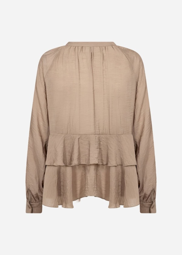 Wasabi Judit 2 Elegant Bluse M/Flæsekant Sand BM: 44:120 46/48:130 50/52:140 54/56:150 LG:70 Vejl. 399,95 - Billede 2