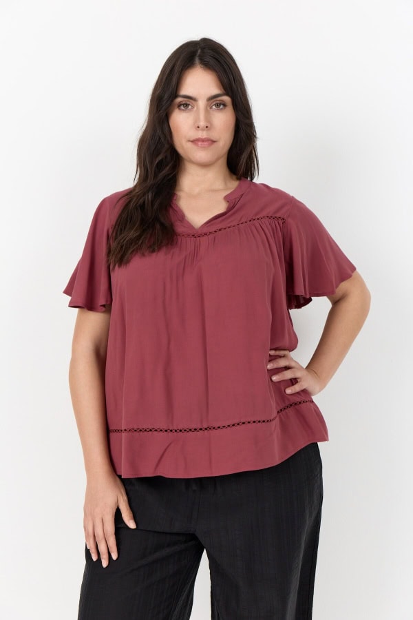 Wasabi Sia 44 Kortærmet Bluse Bordeaux BM: 42:125 44:130 46/48:140 50/52:150 54/56:160 58:170 LG:70 Vejl. 349,95