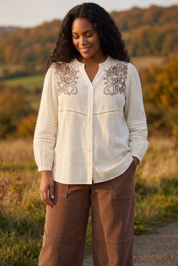 Cassiopeia Hevanna Skjorte M/Broderi Detalje Off-White Combi BM: S:120 M:130 L:140 XL:150 LG: 75 Vejl. 350,- - Billede 2