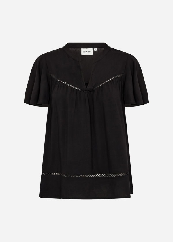 Wasabi Sia 44 Kortærmet Bluse Sort BM: 44:130 46/48:140 50/52:150 54/56:160 58:170 LG:70 Vejl. 349,95