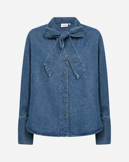 Wasabi Jane 1 Denim Skjorte M/Sløjfekrave Medium Blå BM: 42:120 44:125 46/48:130 50/52:140 54/56:150 LG:75 Vejl. 599,95