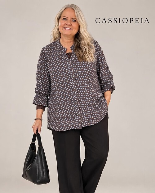 Cassiopeia Louise 3/4 Skjorte M/Prikker Brown Combi M/Blå BM: S:120 M:130 L:140 XL:150 LG:78 Vejl. 349,-