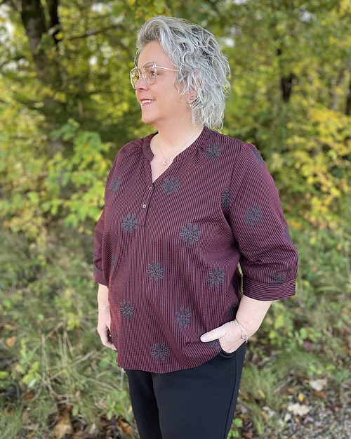 Alternative view of Cassiopeia Elissa Stribet Bluse M/Blomster Bordeaux Combi BM: S:125 M:135 L:145 XL:155 LG:70/75 Vejl. 349,-